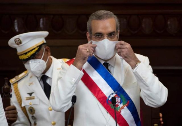 Abinader jura a presidencia de República Dominicana