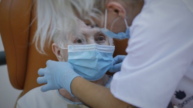 Covid: los contagios siguen disparados en España