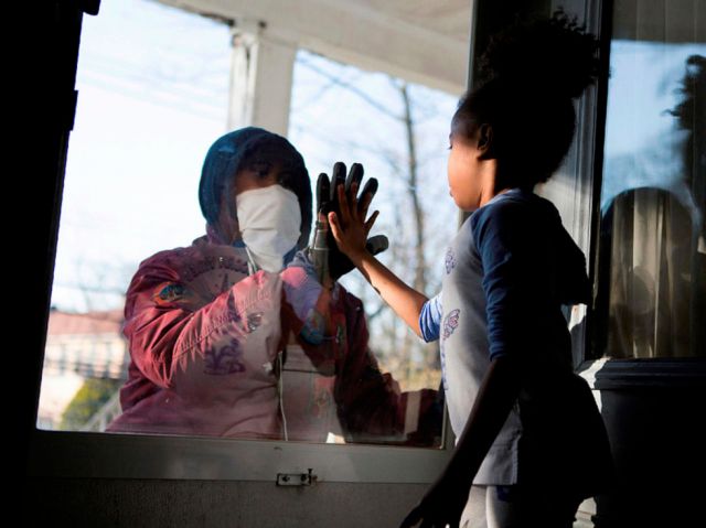 Casos de Covid-19 suben 720% entre los niños de EEUU