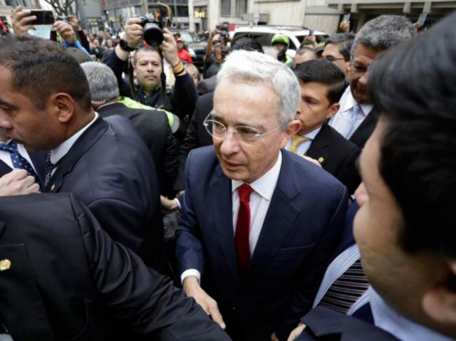 Proceso contra Álvaro Uribe pasa a la Fiscalía General