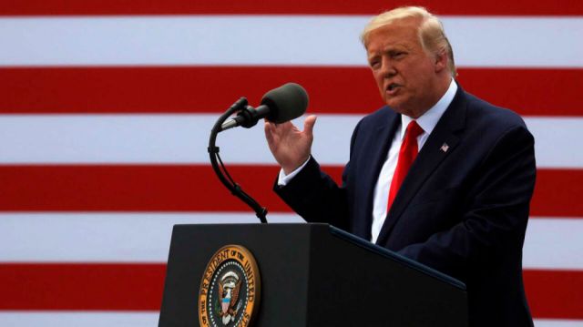 Trump enciende la polémica al instar a votar dos veces