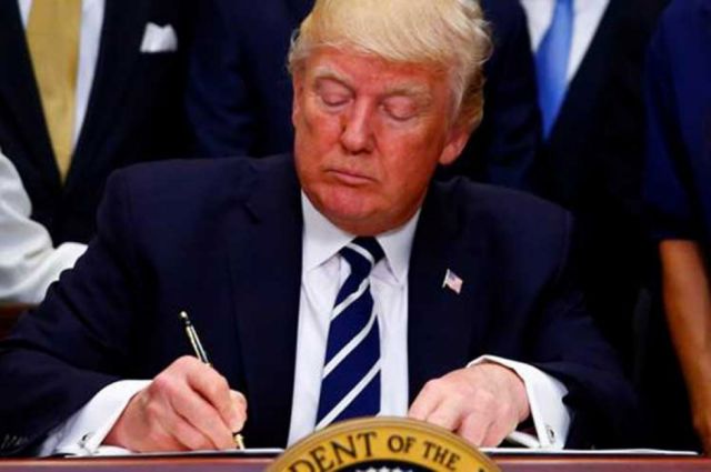 Trump renueva estatuto base del bloqueo a Cuba