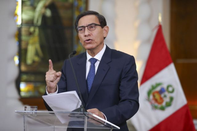 Tribunal decidirá si bloquea destitución de Vizcarra
