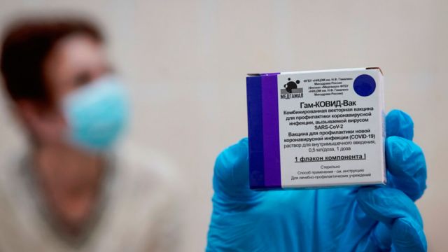 Rusia autoriza el uso ambulatorio de dos medicamentos Covid