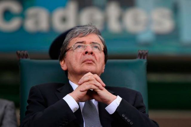 Colombia, piden dimitir  al Ministro de Defensa 