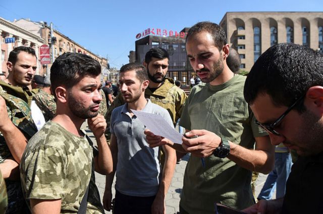 Embestida entre Armenia y Azerbaiyán dejó 16 muertos