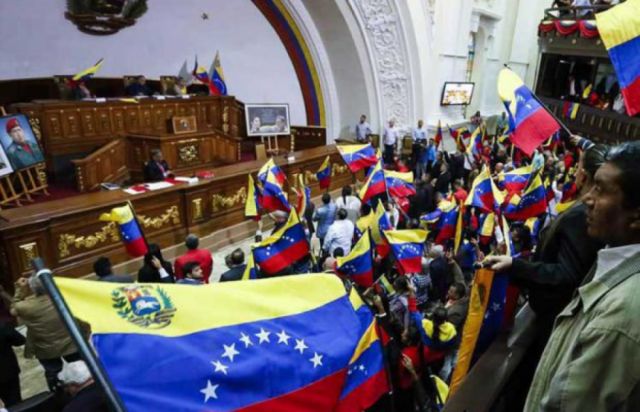 Venezuela prepara una ley contra sanciones de EEUU
