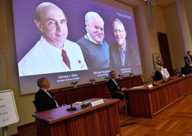 Científicos que ayudaron a identificar hepatitis C ganan Premio Nobel de Medicina 2020