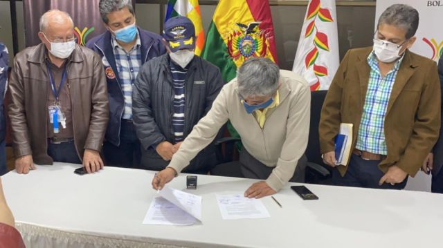 Gobierno logra un acuerdo salarial con trabajadores de AASANA