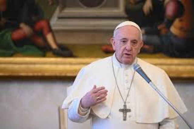Papa Francisco: "Los homosexuales tienen derecho a estar en una familia porque son hijos de Dios"