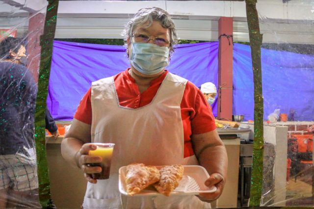 Doña “Gringuita”,  una vida de pasteles y api