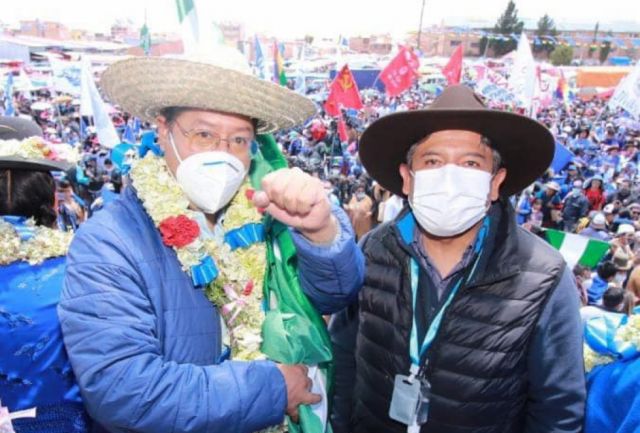 El MAS celebró triunfo con danzas nativas en El Alto
