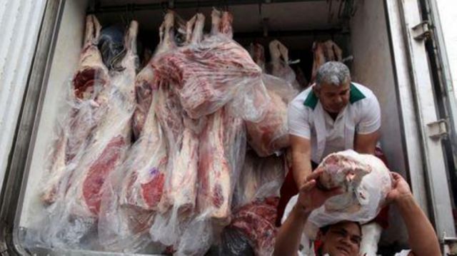 Autoridades chinas advierten de presencia de Covid en envases de carne de cerdo importados de Brasil