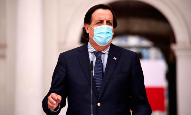 Jefe de gabinete de Piñera deja el gobierno en Chile