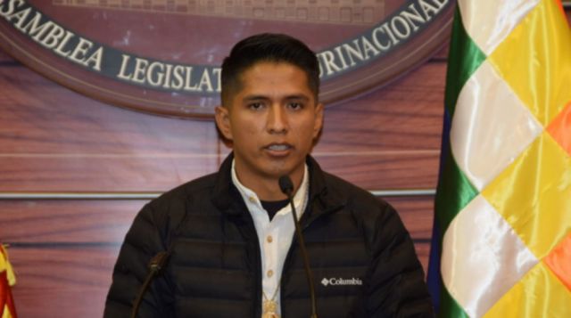 Andrónico: MAS está abierto a debatir sobre los 2/3