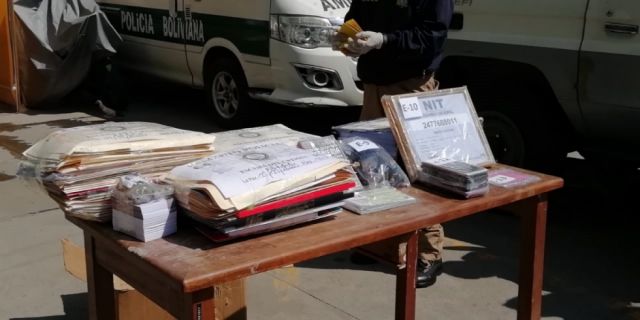 Desbaratan banda de estafadores de jóvenes