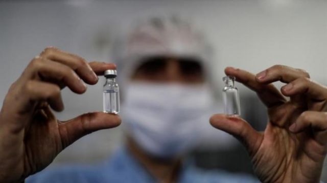  La Agencia Europea de Medicamentos prevé que la distribución de una vacuna comience "a partir de enero" 