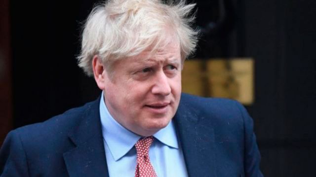 Covid: Johnson aislado tras contacto con un infectado