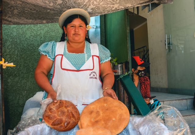 Deysi Jurado y la travesía  de transportar el pan desde Lajas 