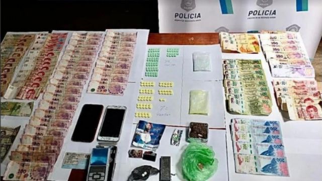 Cinco jóvenes transportaban 150 dosis de éxtasis