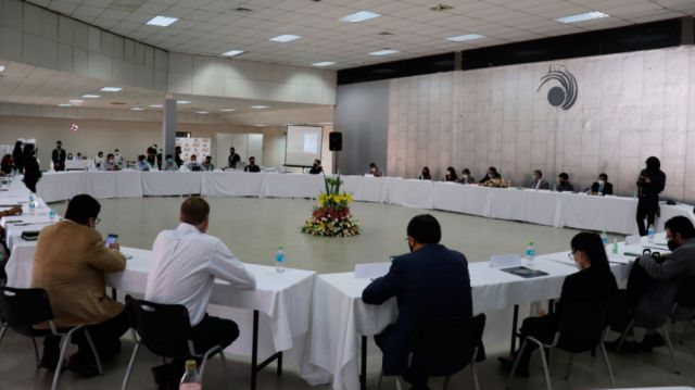 Arce apunta a sustituir las importaciones 