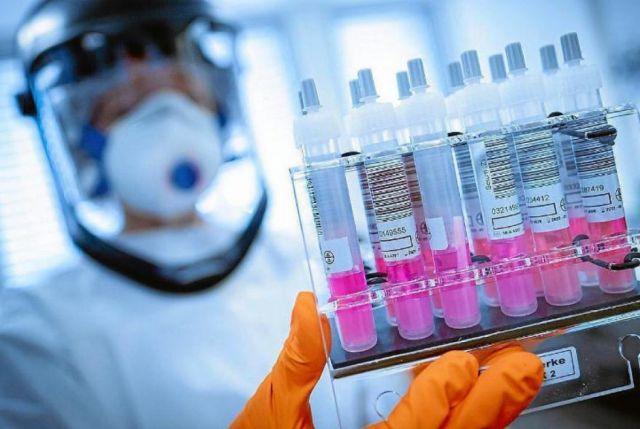 ¿Cómo la nueva variante detectada en Reino Unido puede afectar a las vacunas?