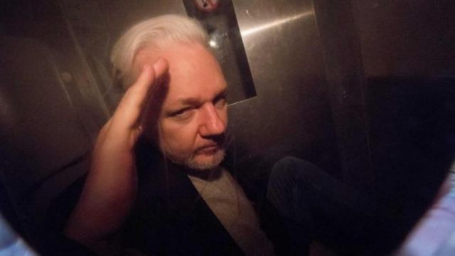 Justicia británica se niega a liberar a Assange bajo fianza