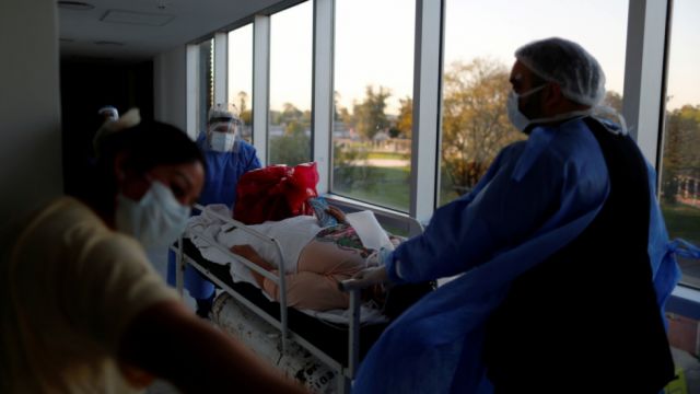 Covid: Argentina descarta imponer el toque de queda