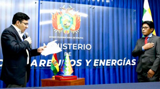 Posesionan al nuevo presidente de YLB
