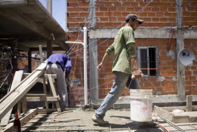 Argentina extiende la prohibición de despidos por 90 días y la doble indemnización para el resto del año