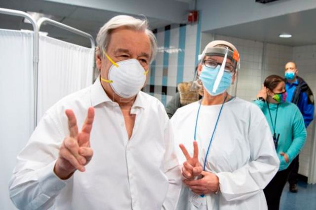 António Guterres recibe vacuna contra Covid-19
