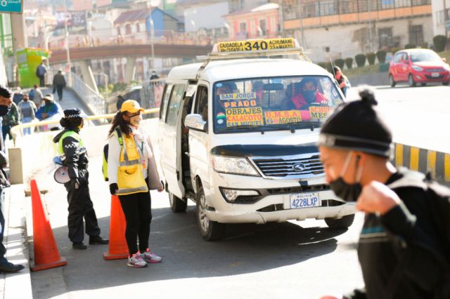 Transporte  en La Paz  quiere subir el pasaje