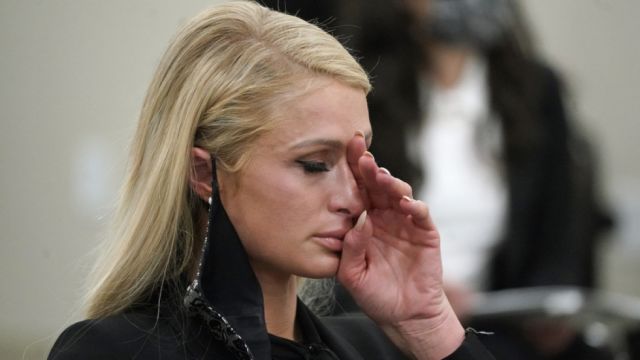 "Fui abusada verbal, mental y físicamente a diario": Paris Hilton habla de su experiencia en un colegio para adolescentes con problemas 