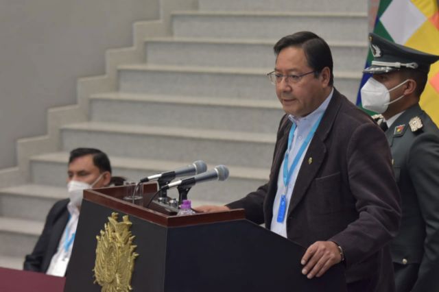 Presidente comienza pago del Re-IVA
