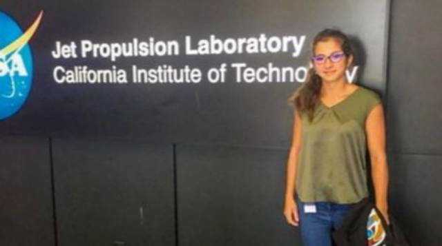 La boliviana Camila Velasco trabaja en la creación de un vehículo que se pose en una de las lunas de Marte