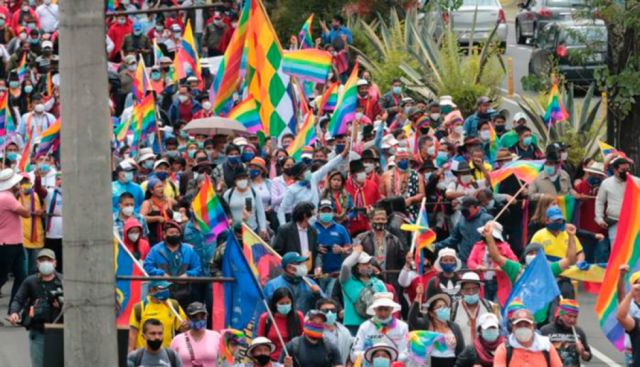 Ecuador: indígenas insisten en un recuento de votos