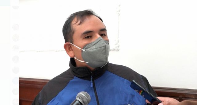 Diputado del MAS pide la renuncia de 2 ministros