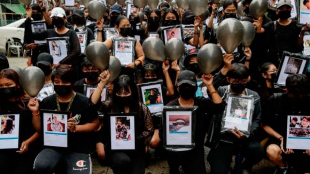 Las fuerzas de Myanmar matan a 15 manifestantes