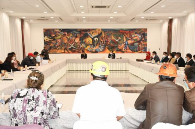 Pliego petitorio: Gobierno y COB forman comisiones