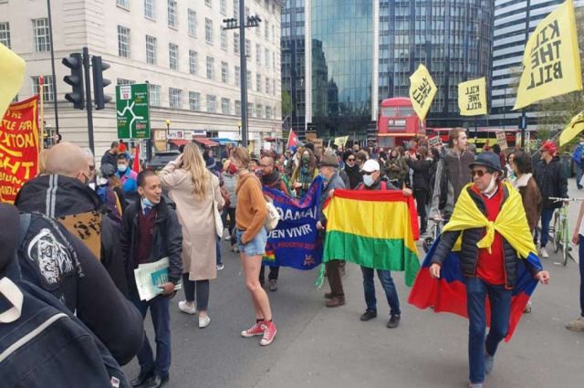 Londres: latinos marchan en el Día de los Trabajadores