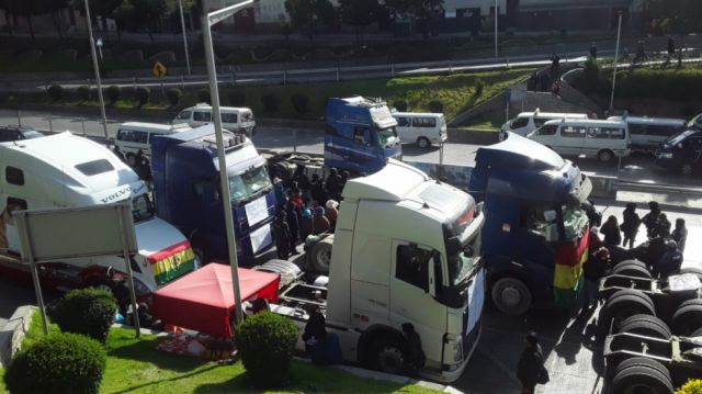 La Paz: Trasporte pesado se declara en emergencia