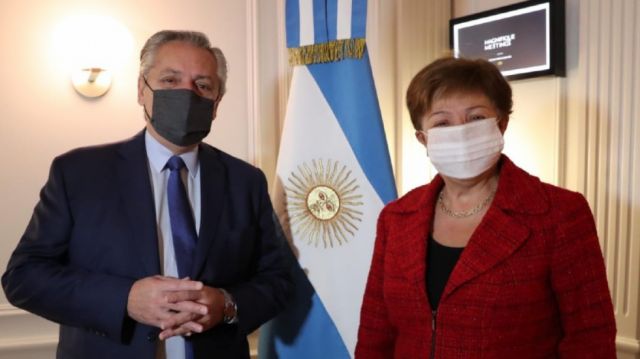 Fernández califica de constructiva reunión con FMI