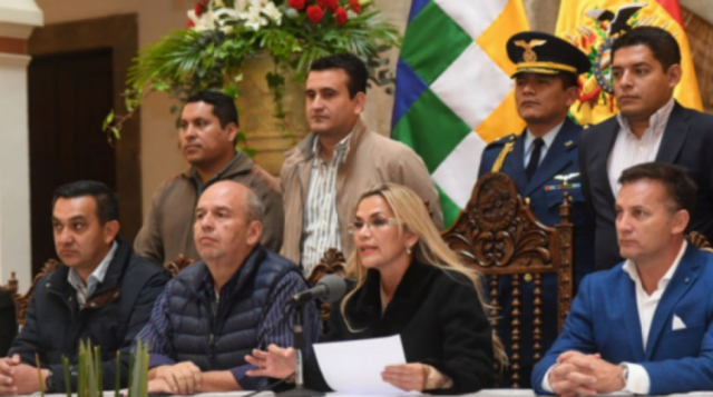 Declararon 11 exministros por el caso gases