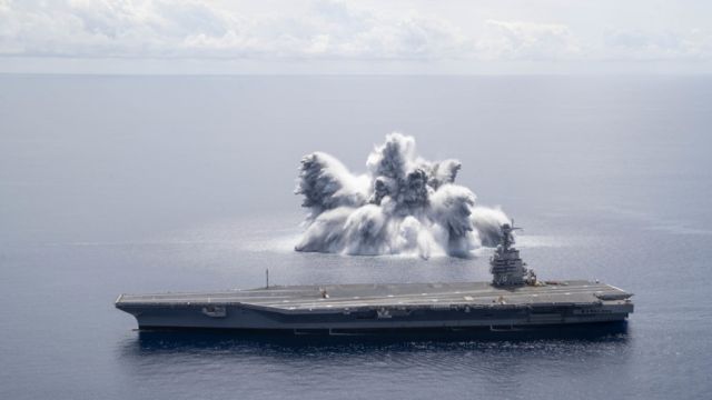 Realizan una explosión para probar la resistencia del portaviones más caro y avanzado de EE.UU. 