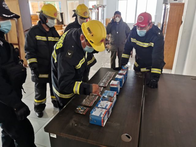 Riesgo y alarma por 350 explosivos  hallados en edificio de Gobernación