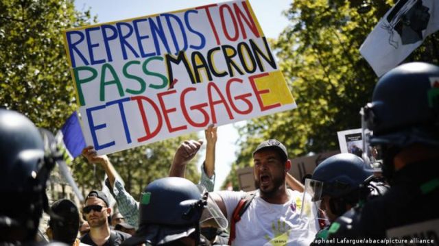 En Francia protestan contra el pasaporte sanitario