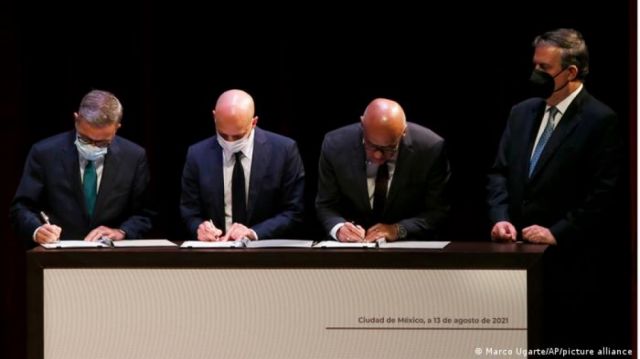 Gobierno y la oposición de Venezuela aplazan diálogo