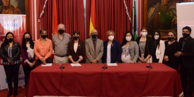 Gobernación y universidades tarijeñas lanzan campaña “Tarija vacunada es más chura”