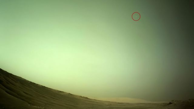 Video: El róver Perseverance vislumbra Deimos, la pequeña luna de Marte