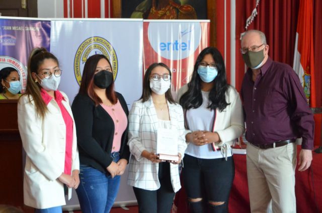 Premian a los ganadores del concurso “Tarija vacunada es más chura”